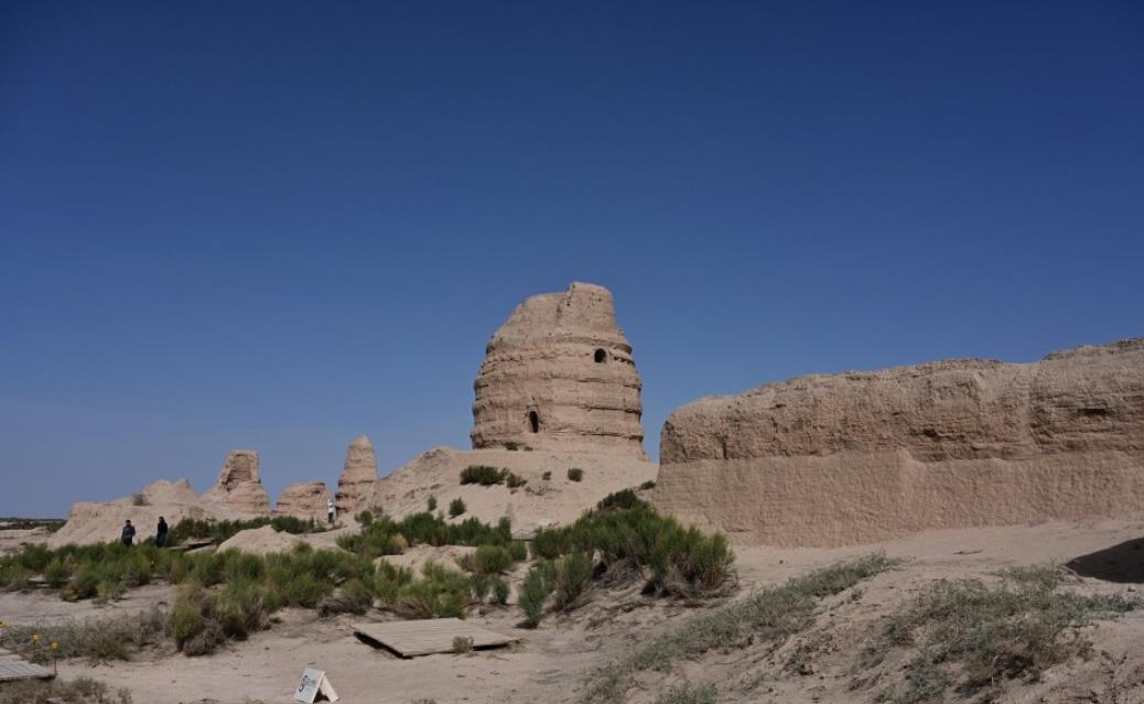 戈壁孤城憶千年 絲路咽喉鎖陽(yáng)城